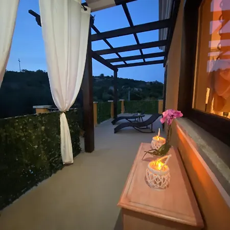 Lägenhet Charming With Dreamy Terrace Arzachena